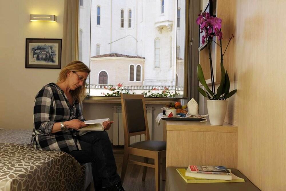 Hotel Delle Rose Cascia Buitenkant foto